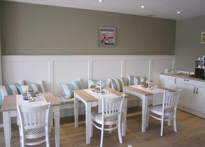 Zum Gruenen Kranze فندق