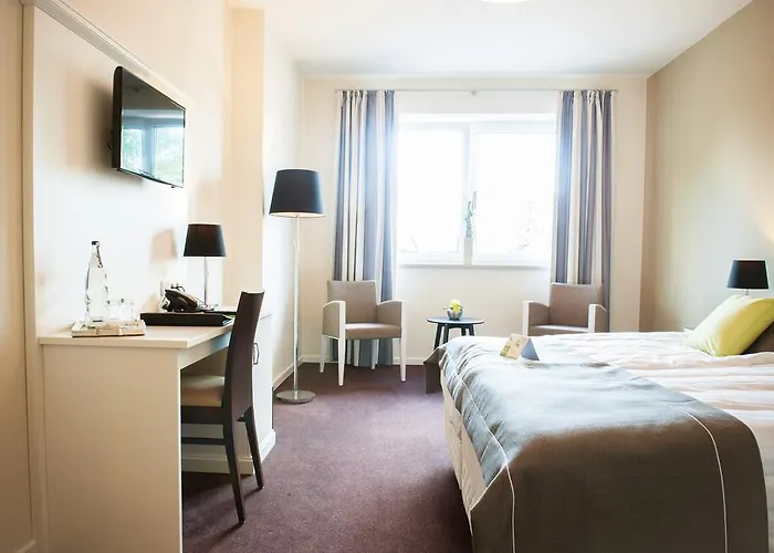 호텔 Zum Gruenen Kranze 3*